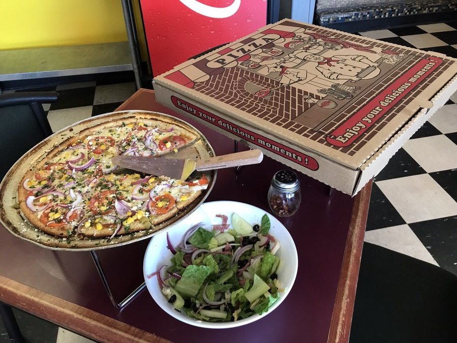Where to get the best pizza in the Phoenix metro see Yelp's top spots